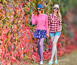 Wie frau im Herbst farbige Strumpfhosen trägt
